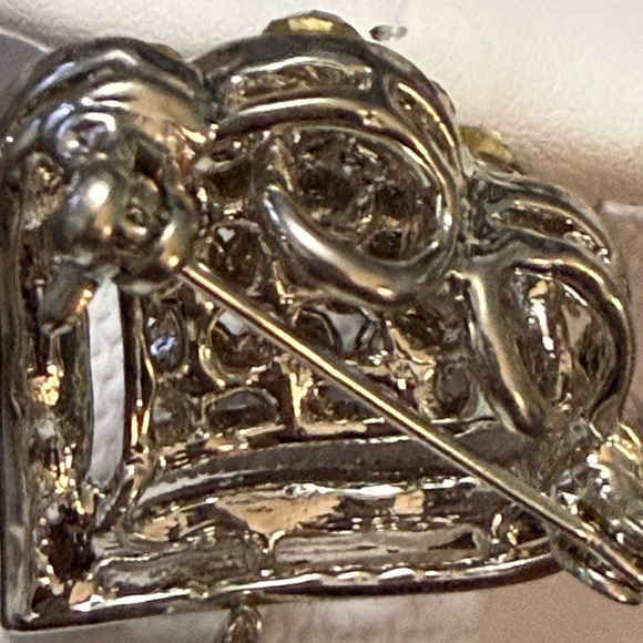 Heart-Shaped Rhinestone Brooch - Picture 3 of 3